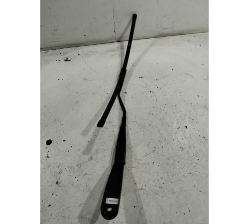 Поводок стеклоочистителя(левый)