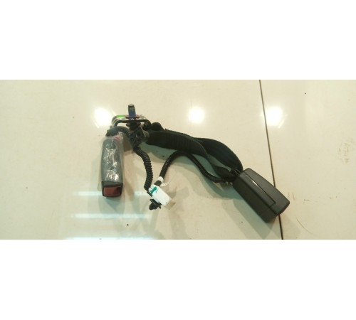 Ответная часть заднего правого ремня безопасности