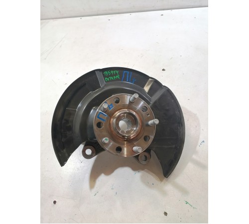 Кулак поворотный передний левый