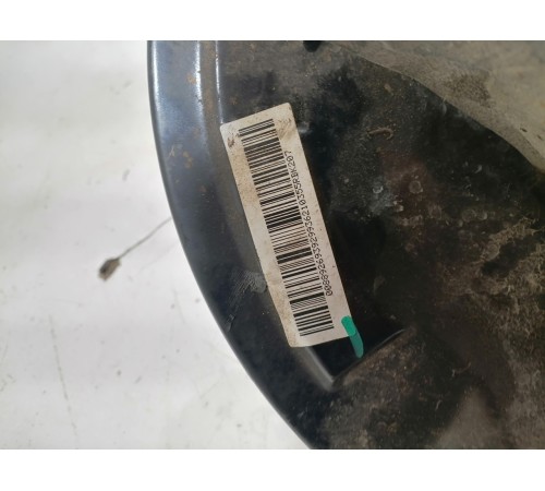 Кулак поворотный передний левый