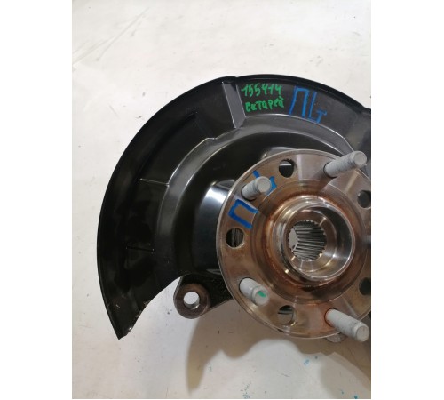 Кулак поворотный передний левый