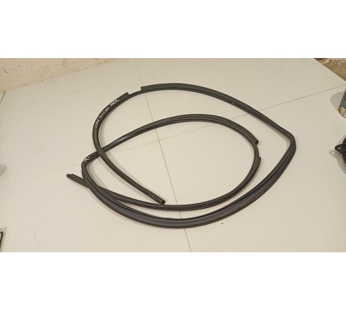 Уплотнительная резинка люка крыши