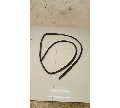 Уплотнительная резинка люка крыши