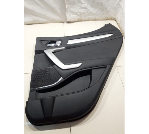 Обшивка двери (задняя, правая)