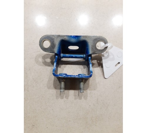 Петля крышки багажника(левая)