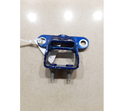 Петля крышки багажника(левая)