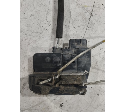 Замок двери передний левый