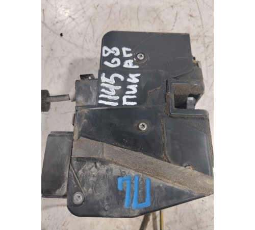 Замок двери передний левый