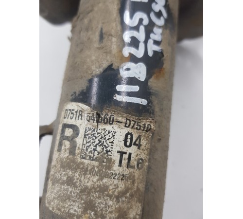 Амортизатор подвески передний правый в сборе