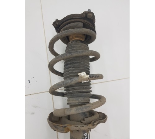 Амортизатор подвески передний правый в сборе