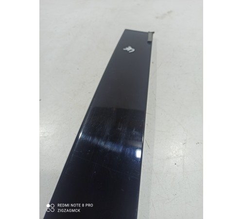 Молдинг двери(задний правый)