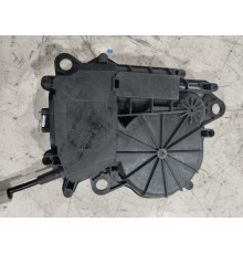 Доводчик замка крышки багажника