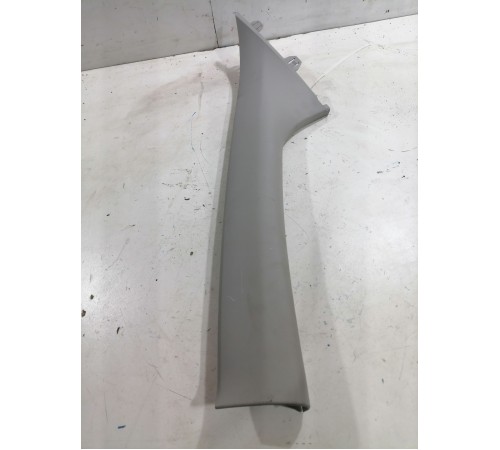 Накладка стойки лобового стекла левая