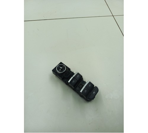 Блок управления стеклоподъемниками передний левый