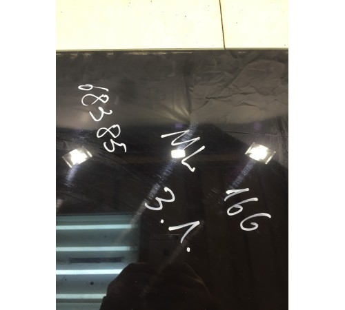 Стекло двери (заднее, левое)