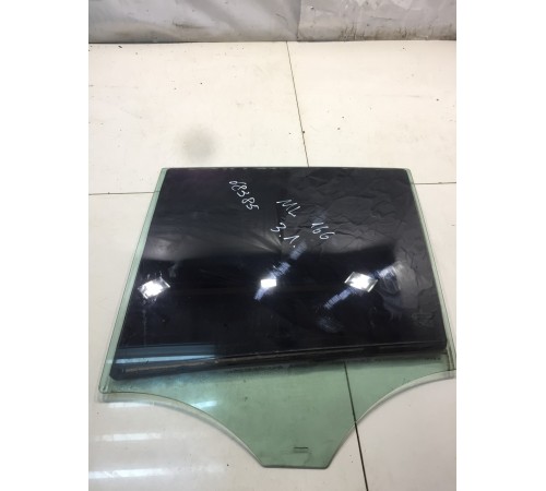 Стекло двери (заднее, левое)