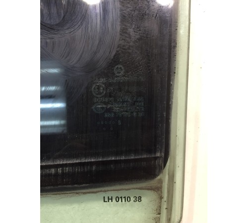 Стекло двери (заднее, левое)