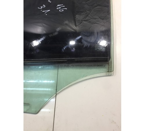 Стекло двери (заднее, левое)