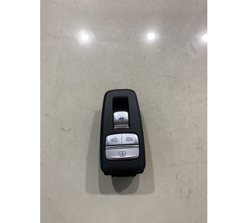 Кнопка стеклоподъемника (задняя правая)