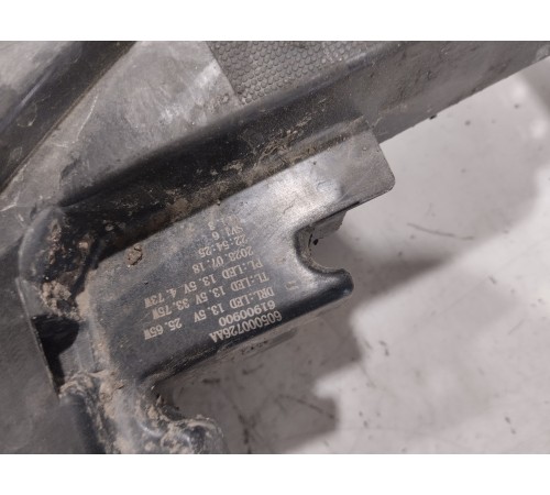 Фара передняя правая