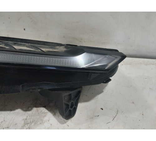 Фара передняя правая