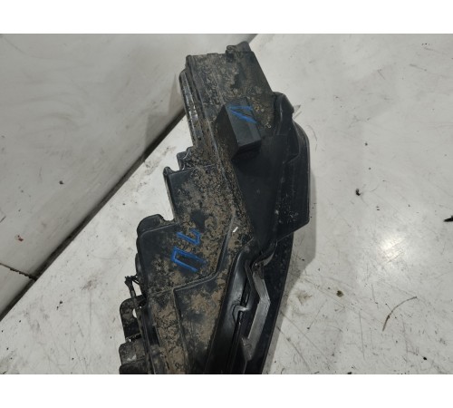 Фара передняя правая