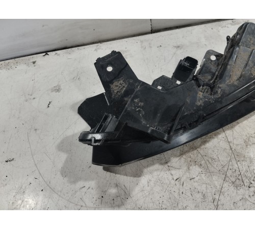 Фара передняя правая