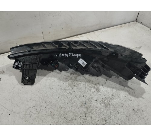 Фара передняя правая