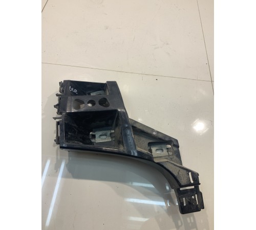 Кронштейн заднего бампера (правый верхний)