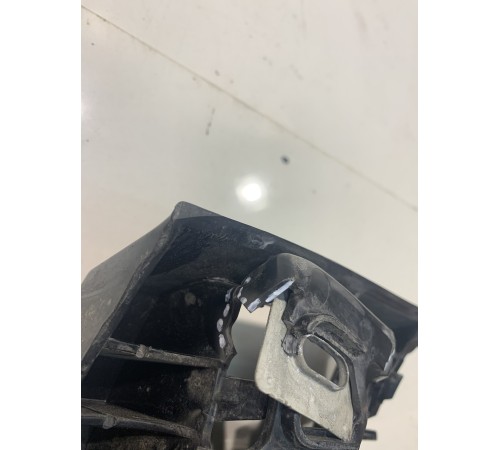 Кронштейн заднего бампера (правый верхний)