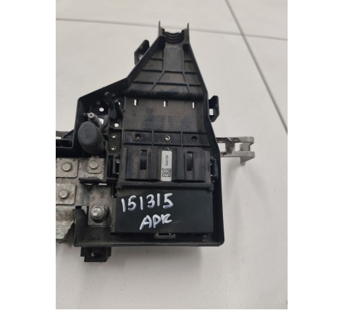 Клемма аккумулятора