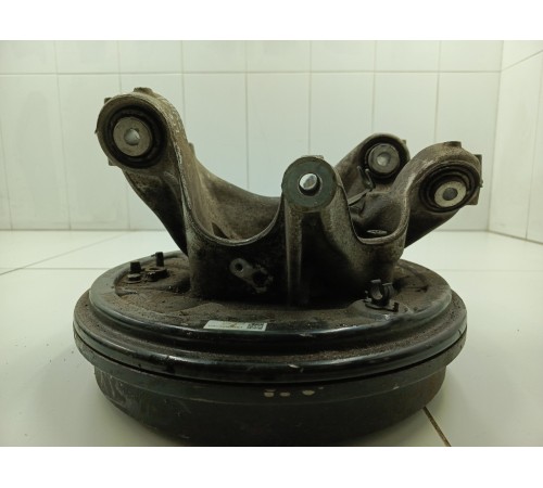 Кулак поворотный задний правый