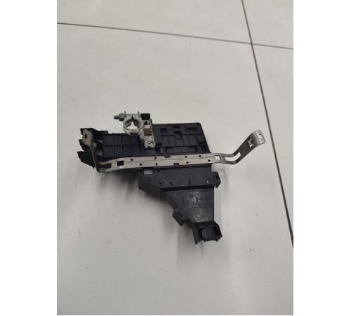 Клемма аккумулятора