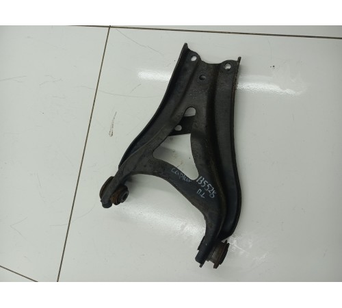 Рычаг передний левый 