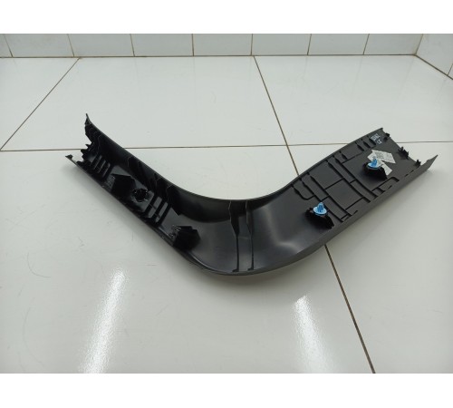 Обшивка двери крышки багажника правая верхняя