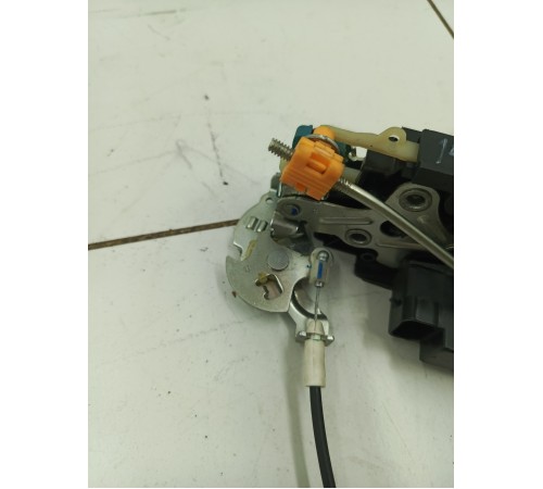 Замок двери передний правый