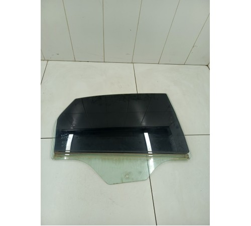 Стекло двери заднее правое