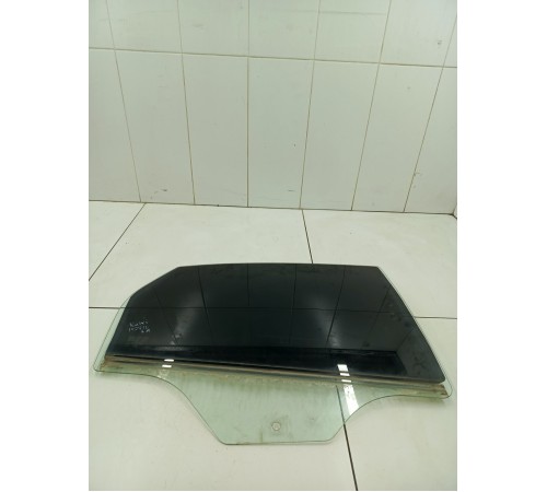 Стекло двери заднее правое