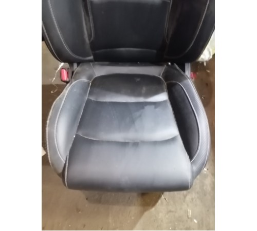 Сиденье переднее левое