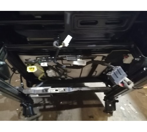 Сиденье переднее левое