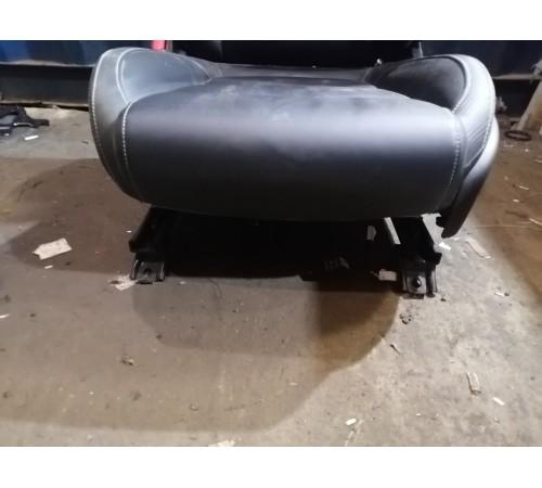 Сиденье переднее левое