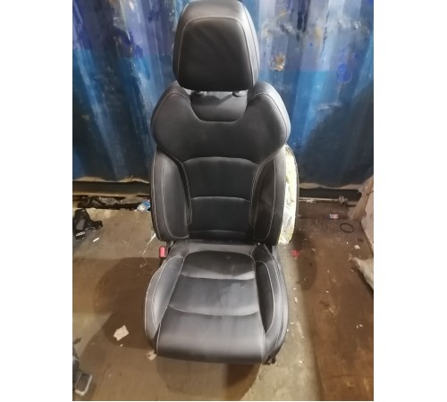 Сиденье переднее левое