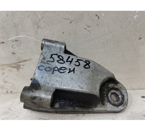 Кронштейн опоры двигателя правый