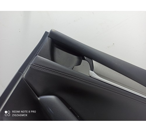 Обшивка двери (задняя правая)