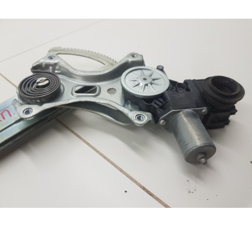 Стеклоподъемник двери передний правый