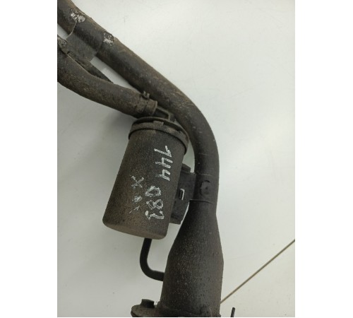 Горловина топливного бака