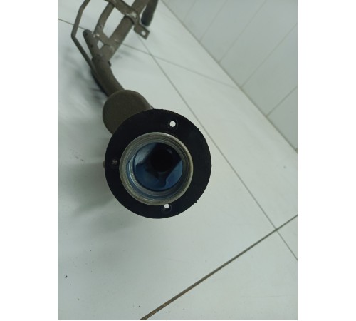 Горловина топливного бака