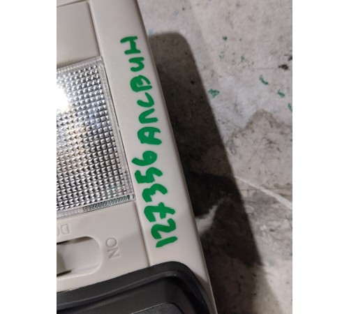 Плафон внутреннего освещения салона