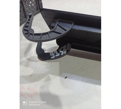 Накладка обшивки багажника