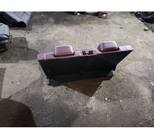 Сиденье третьего ряда 3-тий ряд